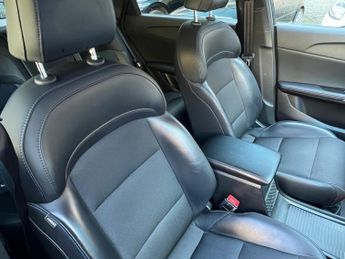 MG MG4 64kWh Trophy Long Range Auto 5dr