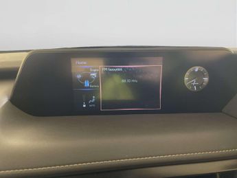 Lexus UX 2.0 250h SUV 5dr Petrol Hybrid E-CVT Euro 6 (s/s) (184 ps)