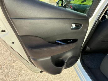 Nissan Leaf 24kWh Acenta Auto 5dr