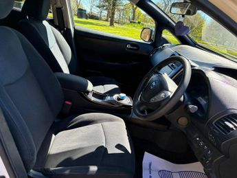 Nissan Leaf 24kWh Acenta Auto 5dr