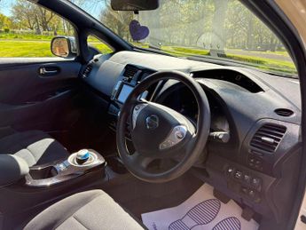 Nissan Leaf 24kWh Acenta Auto 5dr