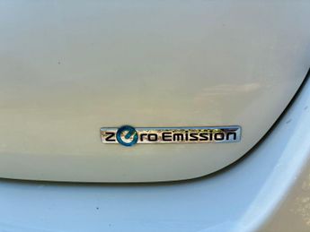 Nissan Leaf 24kWh Acenta Auto 5dr