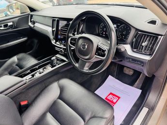 Volvo V60 2.0 B4 MHEV Momentum Auto Euro 6 (s/s) 5dr
