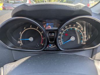 Ford Fiesta 1.0T EcoBoost Zetec Hatchback 5dr Petrol Powershift Euro 5 (100 