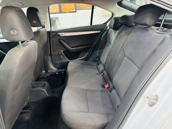 Skoda Octavia 1.6 TDI S DSG Euro 5 (s/s) 5dr