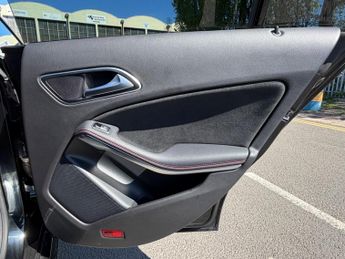 Mercedes-Benz CLA 2.0 CLA250 AMG Coupe 7G-DCT Euro 6 (s/s) 4dr