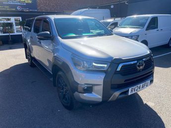 Toyota Hilux 2.8 D-4D Invincible X Auto 4WD Euro 6 (s/s) 4dr
