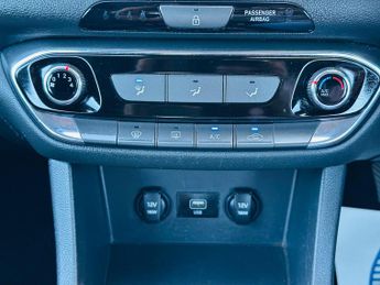 Hyundai i30 1.6 CRDi MHEV SE Connect Tourer Euro 6 (s/s) 5dr