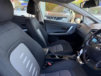 Kia Ceed 1.6 CRDi 2 Auto Euro 5 5dr