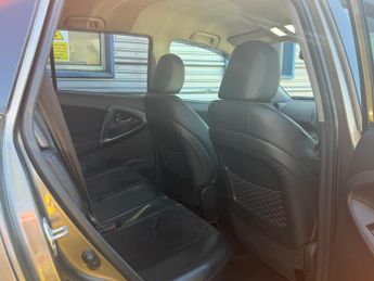 Toyota RAV4 2.2 D-CAT SR Auto 4WD Euro 5 5dr