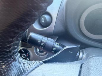 Toyota RAV4 2.2 D-CAT SR Auto 4WD Euro 5 5dr