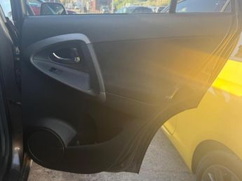 Toyota RAV4 2.2 D-CAT SR Auto 4WD Euro 5 5dr