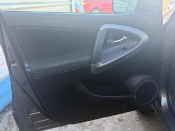 Toyota RAV4 2.2 D-CAT SR Auto 4WD Euro 5 5dr