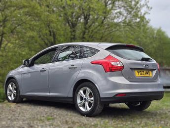 Ford Focus Zetec Hatchback 1.0 Manual Petrol