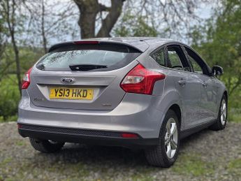 Ford Focus Zetec Hatchback 1.0 Manual Petrol