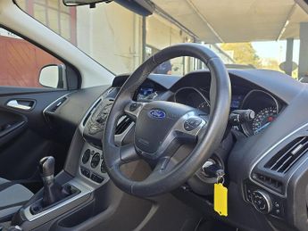 Ford Focus Zetec Hatchback 1.0 Manual Petrol
