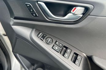 Hyundai Ioniq 1.6 GDi Hybrid Premium SE 5dr DCT