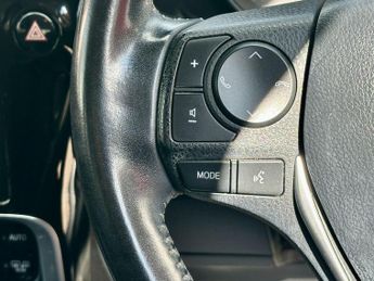 Toyota Auris 1.8 VVT-h Icon CVT Euro 6 (s/s) 5dr