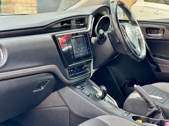 Toyota Auris 1.8 VVT-h Icon CVT Euro 6 (s/s) 5dr