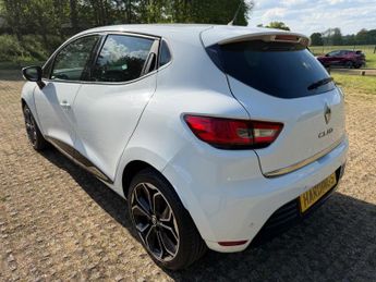 Renault Clio 0.9 TCe Iconic Euro 6 (s/s) 5dr