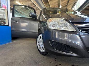 Vauxhall Zafira 1.9 CDTi Exclusiv MPV 5dr Diesel Auto Euro 4 (120 ps)