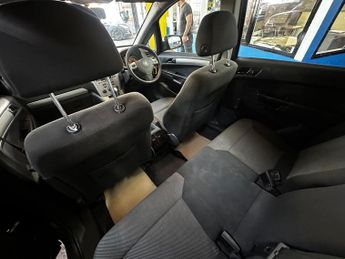 Vauxhall Zafira 1.9 CDTi Exclusiv MPV 5dr Diesel Auto Euro 4 (120 ps)