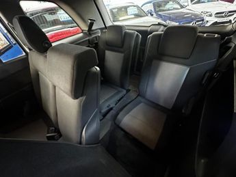 Vauxhall Zafira 1.9 CDTi Exclusiv MPV 5dr Diesel Auto Euro 4 (120 ps)