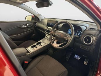 Hyundai KONA 64kWh Premium SUV 5dr Electric Auto (10.5kW Charger) (204 ps)