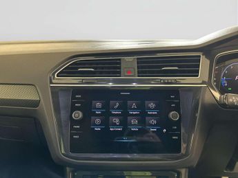 Volkswagen Tiguan 1.5 TSI R-Line SUV 5dr Petrol DSG Euro 6 (s/s) (150 ps)