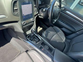RENAULT MEGANE 1.6 E-TECH 9.8kWh Iconic Sport Tourer 5dr Petrol Plug-in Hybrid 