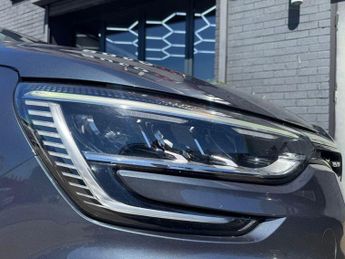 RENAULT MEGANE 1.6 E-TECH 9.8kWh Iconic Sport Tourer 5dr Petrol Plug-in Hybrid 