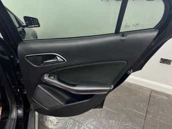 Mercedes-Benz GLA 2.1 GLA200d AMG Line 7G-DCT Euro 6 (s/s) 5dr