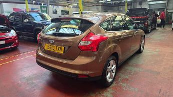 Ford Focus 1.6 Zetec Euro 5 5dr