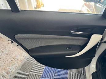 BMW 1 Series 1.6 118i SE Auto Euro 5 (s/s) 5dr