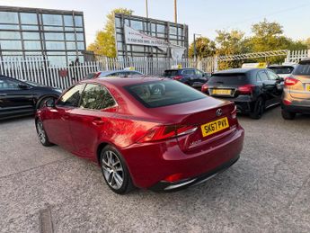 Lexus IS 2.5 300h Advance E-CVT Euro 6 (s/s) 4dr