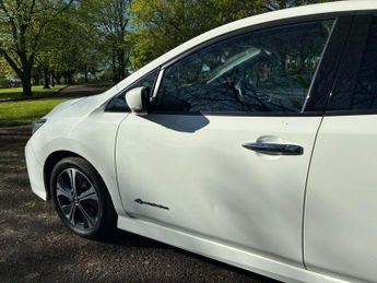 Nissan Leaf 40kWh N-Connecta Auto 5dr