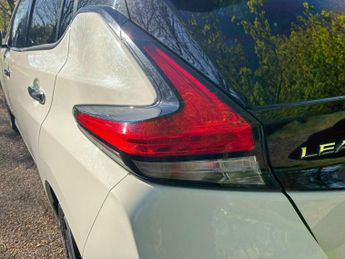 Nissan Leaf 40kWh N-Connecta Auto 5dr