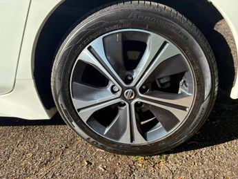 Nissan Leaf 40kWh N-Connecta Auto 5dr