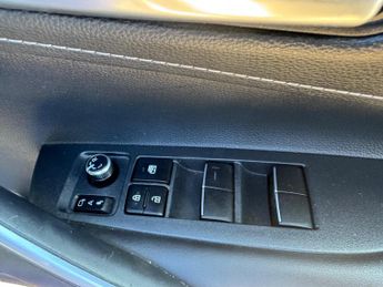 Toyota Corolla 1.8 VVT-h Design Touring Sports CVT Euro 6 (s/s) 5dr