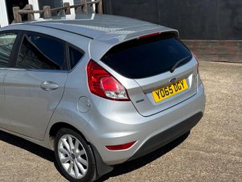 Ford Fiesta 1.0T EcoBoost Titanium Euro 6 (s/s) 5dr