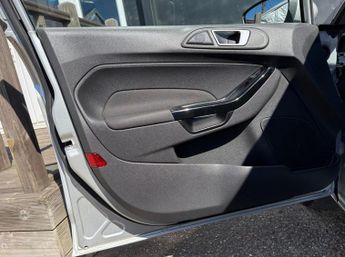 Ford Fiesta 1.0T EcoBoost Titanium Euro 6 (s/s) 5dr