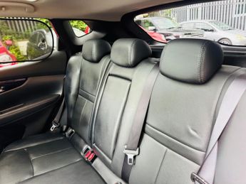 Nissan Qashqai 1.6 dCi Tekna XTRON 2WD Euro 6 (s/s) 5dr