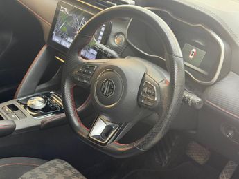 MG MG ZS 51.1kWh SE Auto 5dr