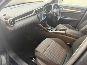 MG MG ZS 51.1kWh SE Auto 5dr