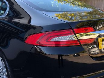 Jaguar XF 2.2d SE Saloon 4dr Diesel Auto Euro 5 (s/s) (190 ps)