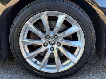 Jaguar XF 2.2d SE Saloon 4dr Diesel Auto Euro 5 (s/s) (190 ps)