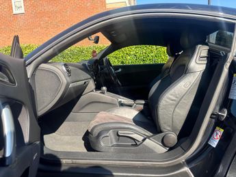 Audi TT 2.0 TFSI Black Edition S Tronic quattro Euro 5 (s/s) 3dr