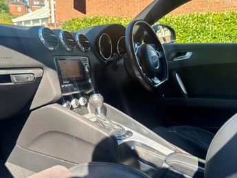 Audi TT 2.0 TFSI Black Edition S Tronic quattro Euro 5 (s/s) 3dr