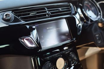 DS AUTOMOBILES DS 3 1.2 PureTech Elegance Euro 6 (s/s) 3dr