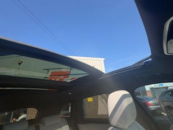 Land Rover Range Rover Velar 2.0 D240 R-Dynamic SE Auto 4WD Euro 6 (s/s) 5dr